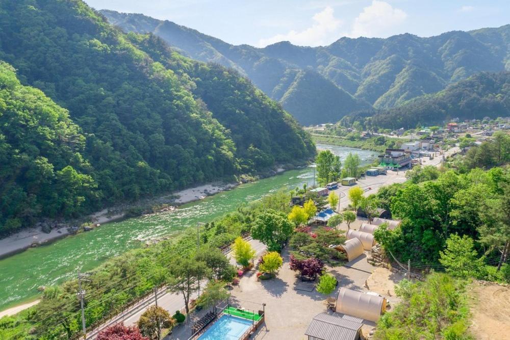 Inje Naerincheon Glamping Hotel Exterior photo