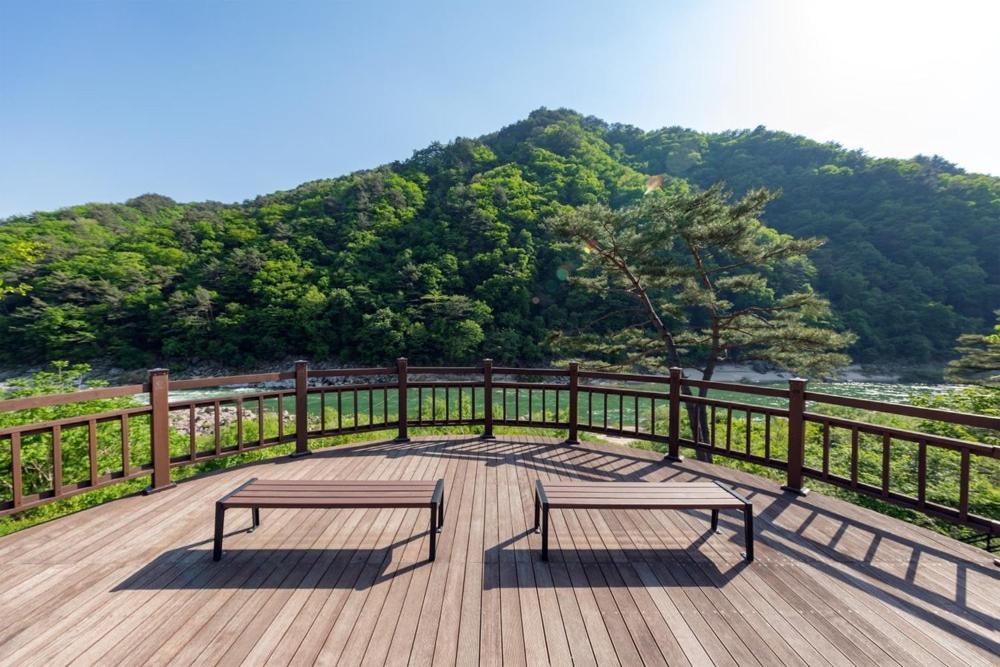 Inje Naerincheon Glamping Hotel Exterior photo